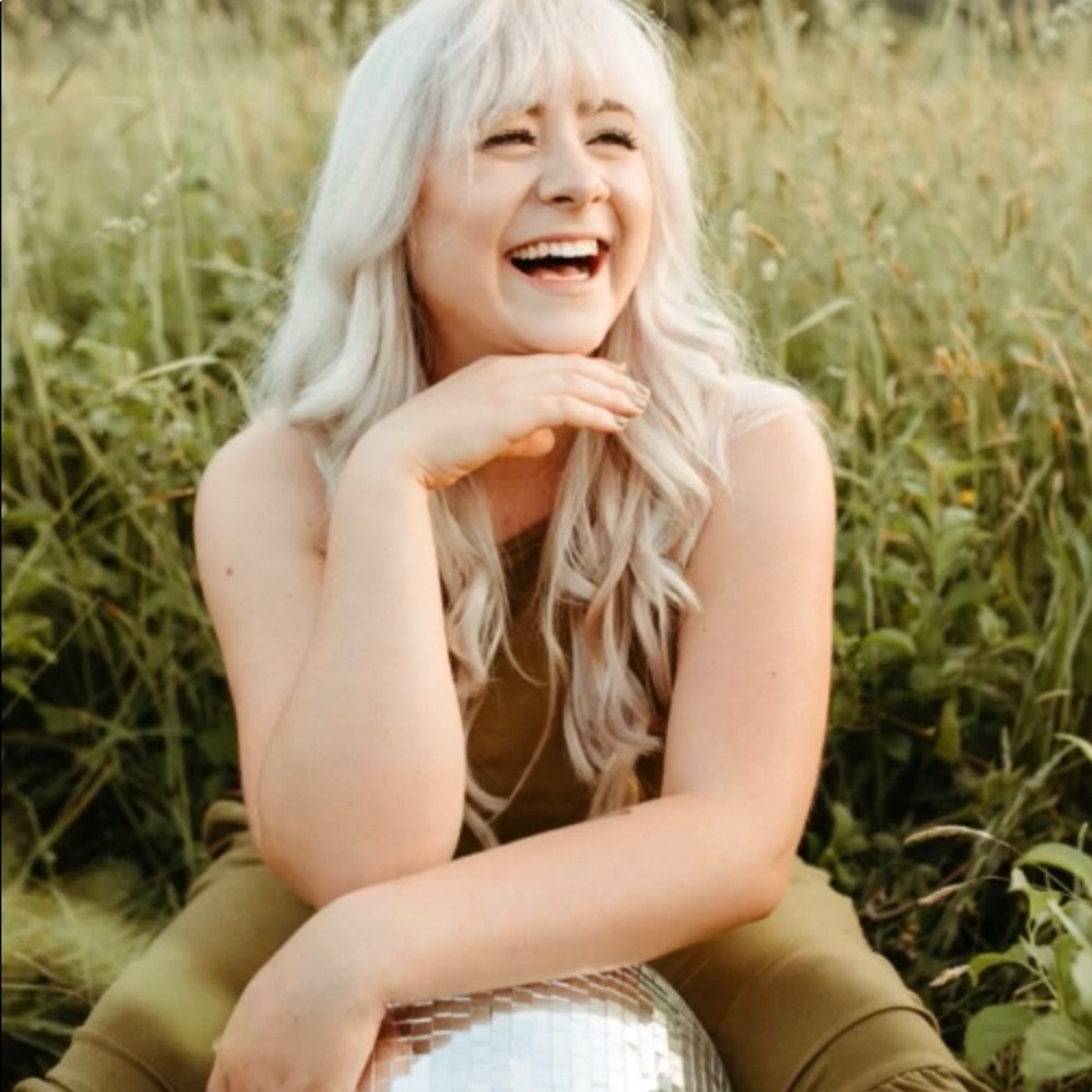 Hello There! I’m Dallas, + it’s great to meet you!